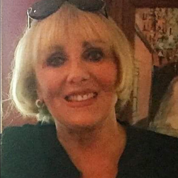 Meet your Posher, Kellyanne Posh Ambassador - Picture 2 of 2